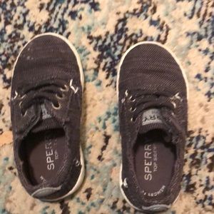 Sperry 6M canvas boat shoe w/nonslip tread